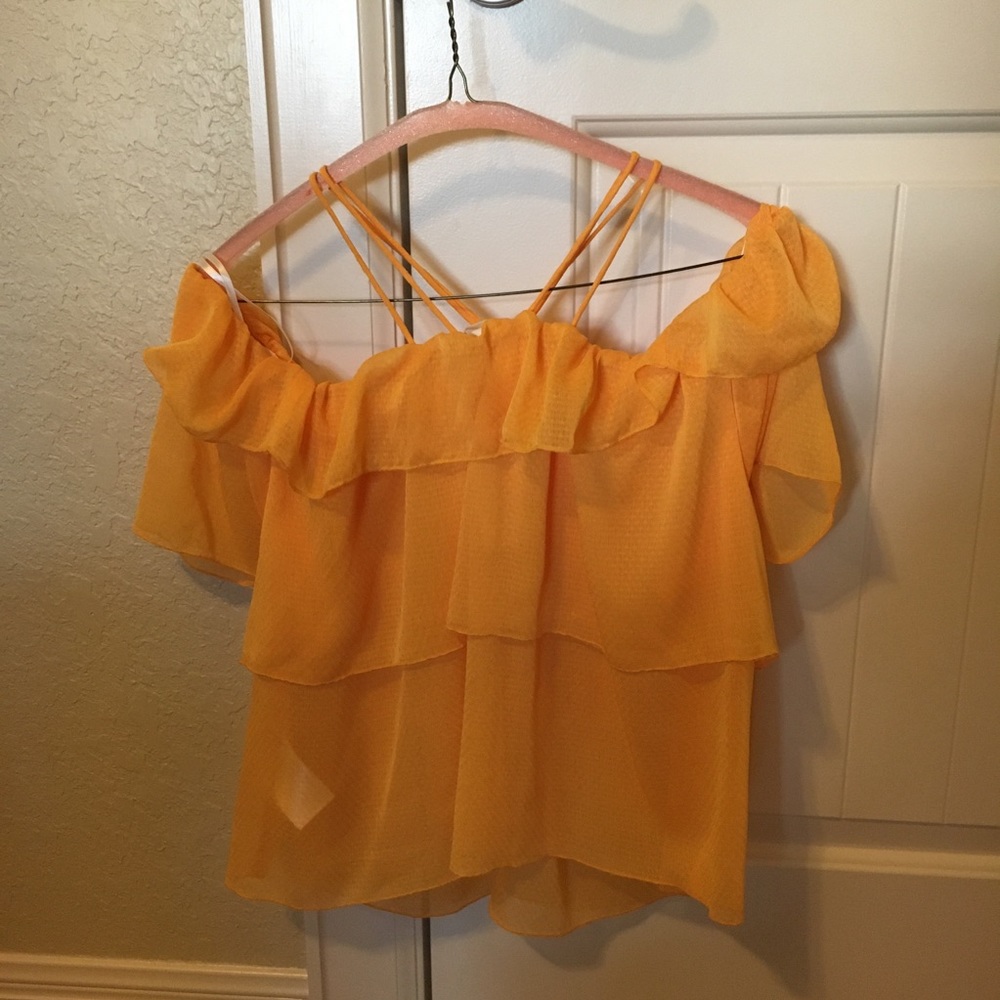 NWT H&M Ruffle Top - Picture 2 of 2